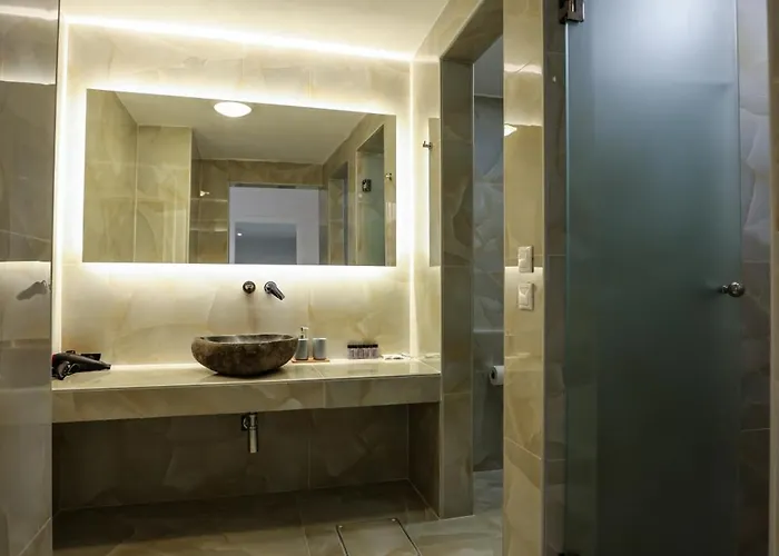 Sunset Views - George Iv, With Private Pool Close To Town فيلة Mykonos Town