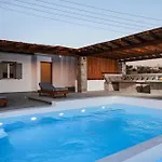 Sunset Views - George Iv, With Private Pool Close To Town Villa *